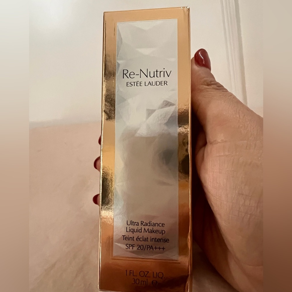 Estée Lauder Re-Nutriv Liquid Makeup